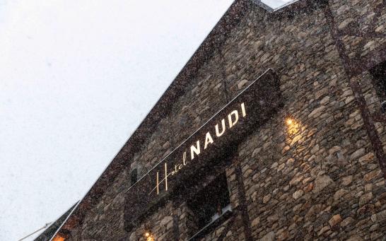 Fachada Hotel Naudi