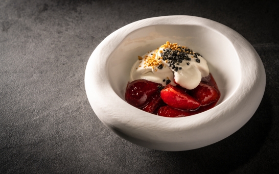 Fresas con su sorbete y nata con tahini